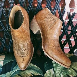 Coconuts by Matisse Andy ankle Boot